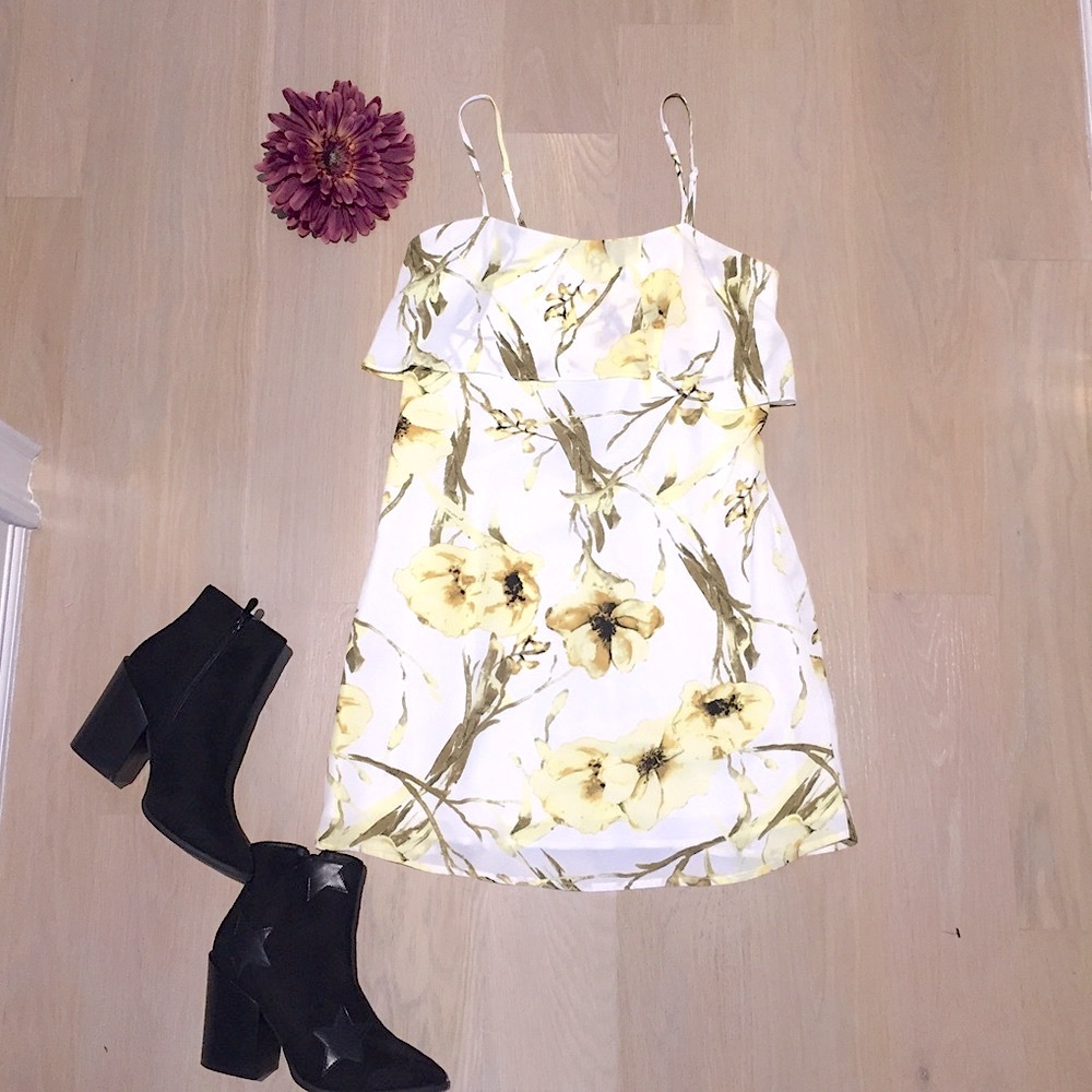 🌼Dynamite sun dress new w/ tags! Beautiful on! XS